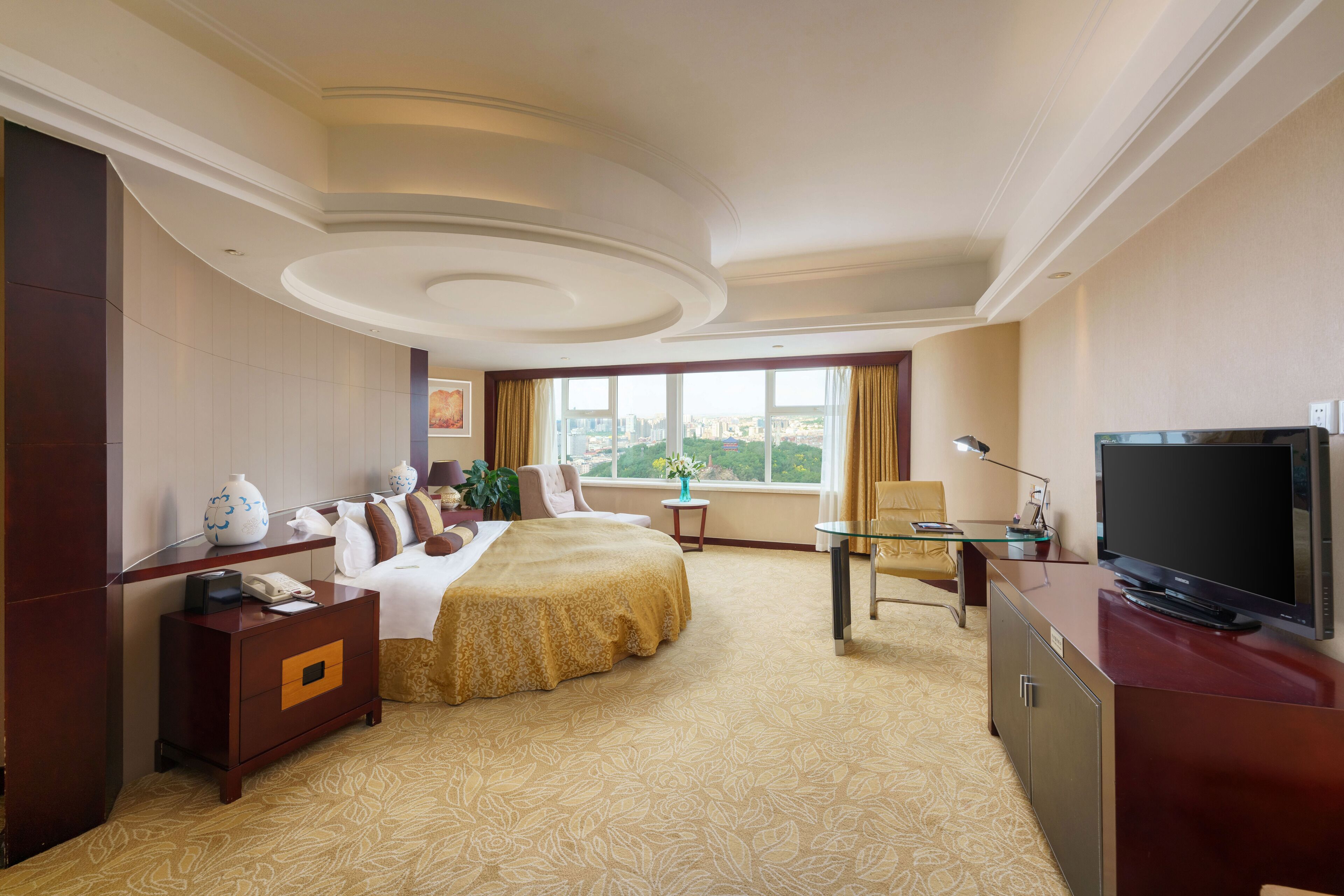 Deluxe Double Room | Desk, blackout curtains, iron/ironing board, free WiFi