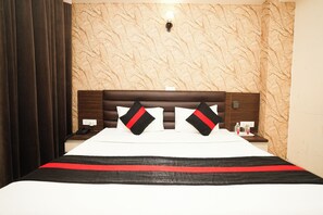 高级房 | 办公桌、熨斗/熨衣板、折叠床/加床(额外收费)、床单