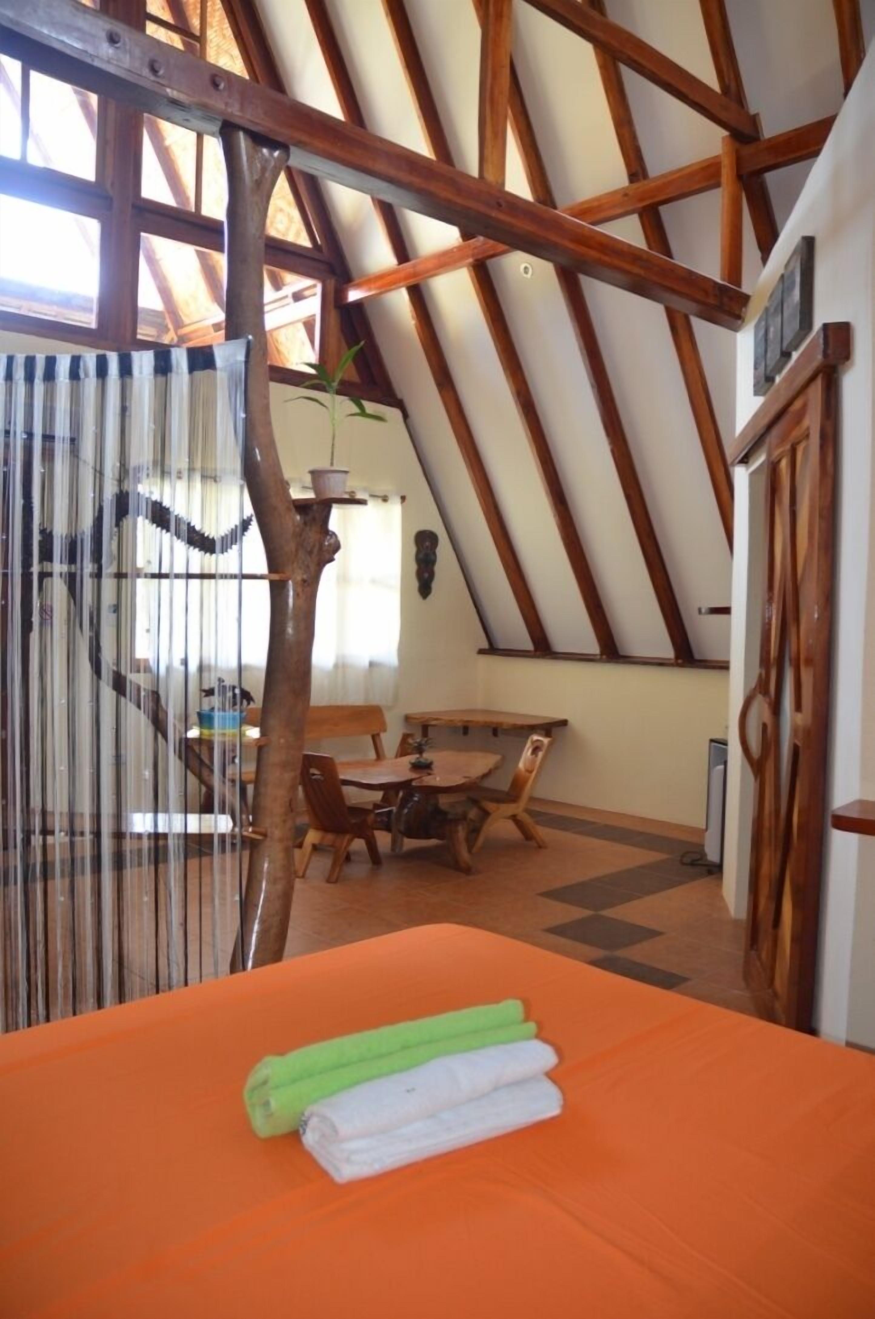 deluxe room | 1 bedroom, minibar