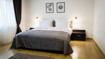Appartement Supérieur, 1 très grand lit et 1 canapé-lit, vue parc | Literie de qualité supérieure, minibar, coffres-forts dans les chambres