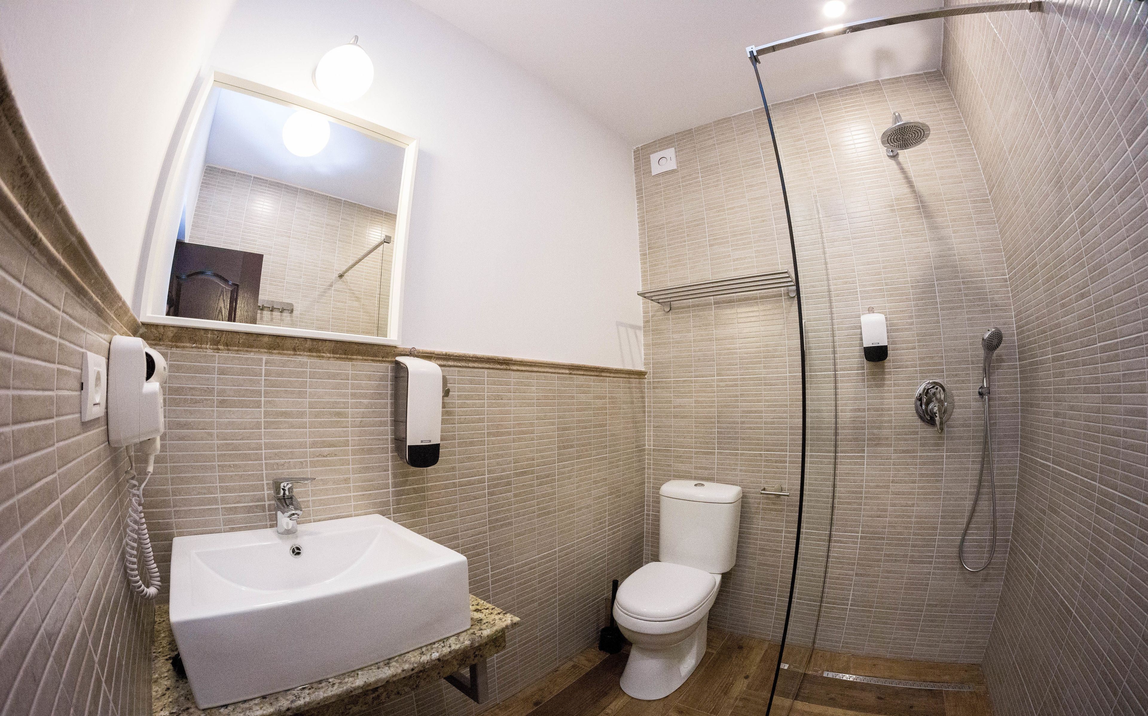 superior double or twin room, 2 single beds, garden view | bathroom | shower, rainfall showerhead, free toiletries, hair dryer