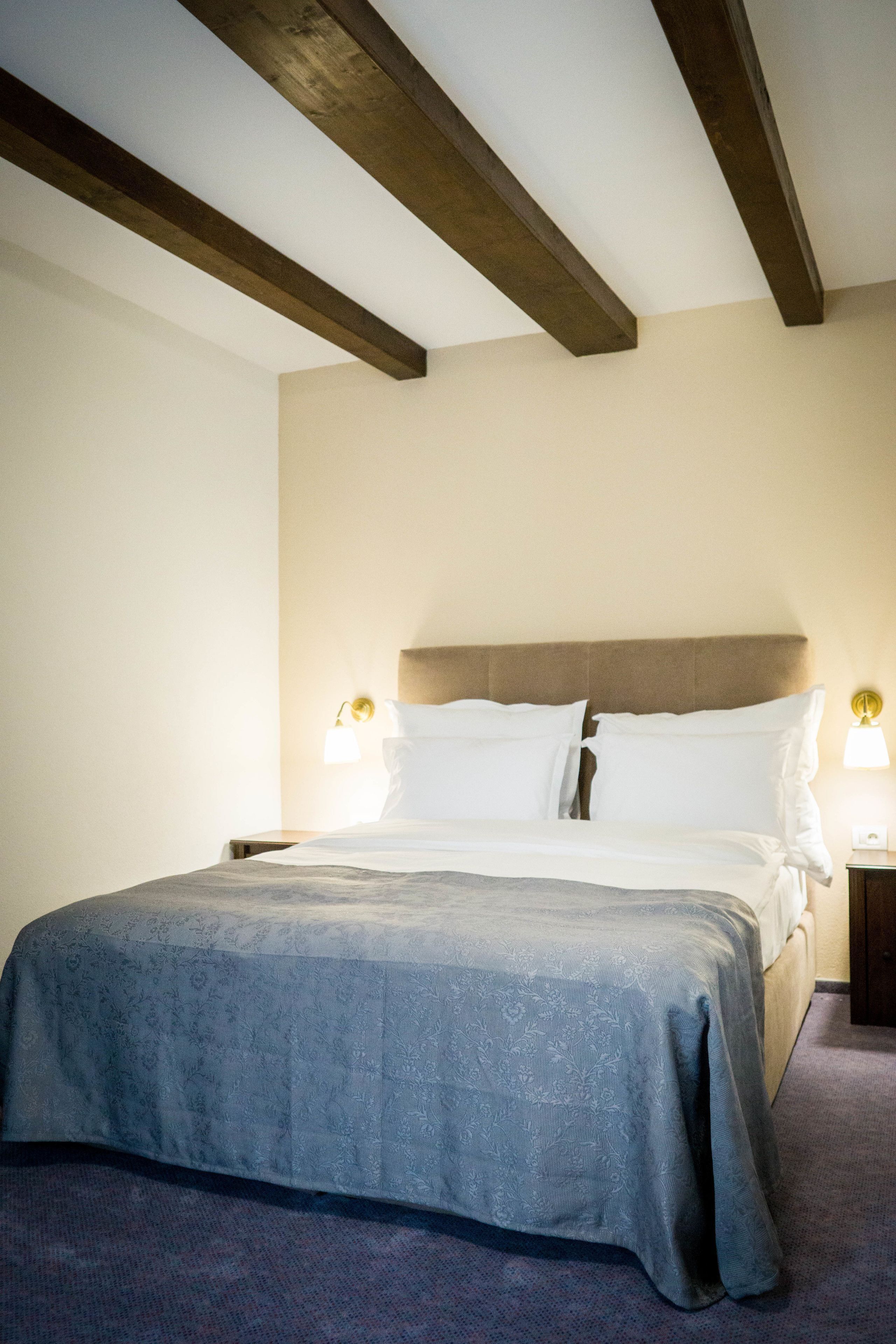 Ropa de cama de alta calidad y minibar 