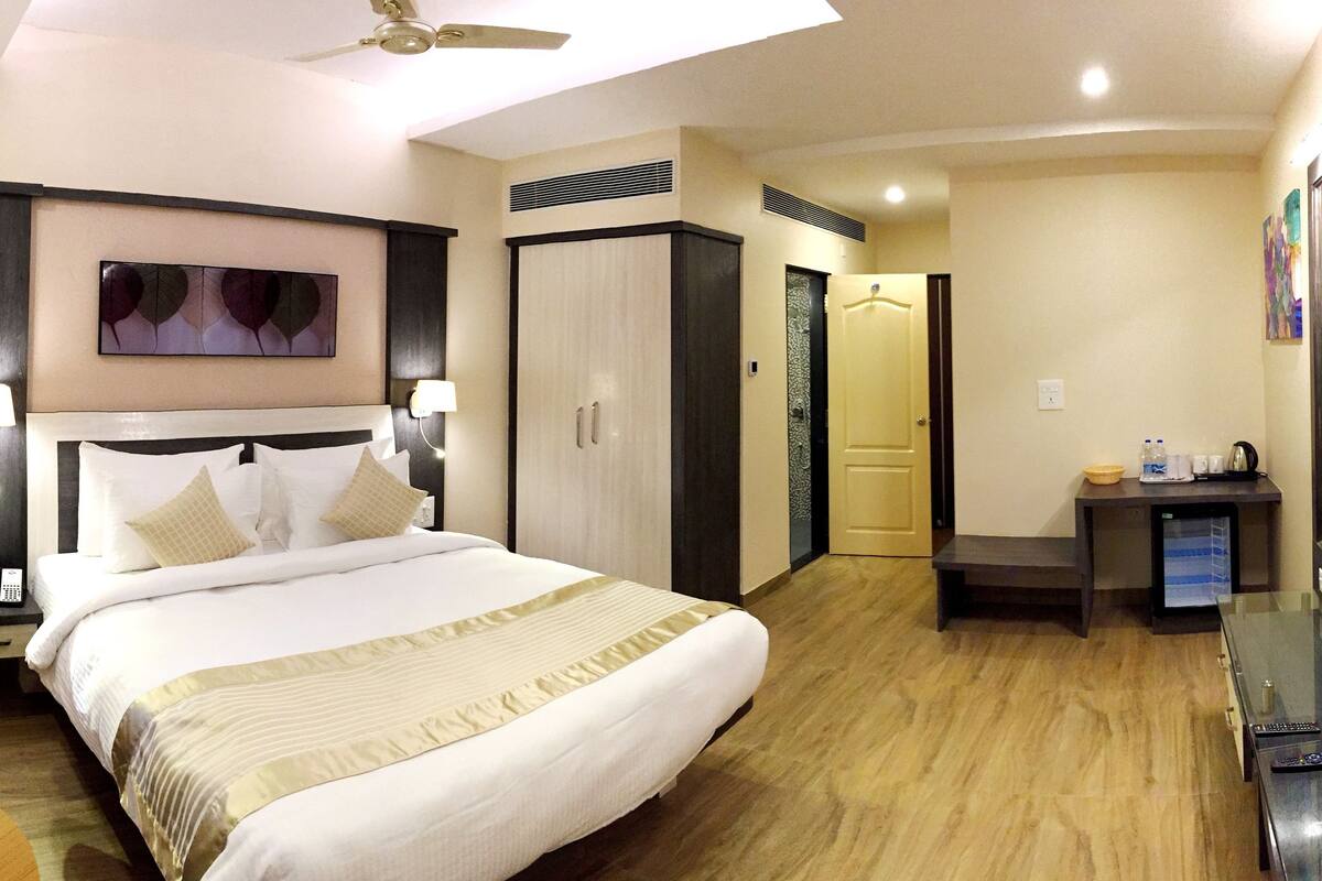 Habitación doble superior, para no fumadores, vista al patio | Ropa de cama de alta calidad y minibar