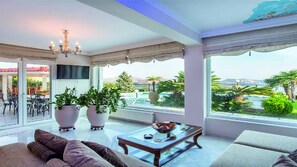 Living area - Villa Saronikos (Saronikos)