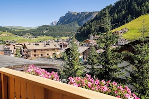 Valley view - Hotel Somont (Selva di Val Gardena)