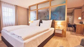 Chambre Double Deluxe | Articles gratuits dans le mini-bar, coffres-forts dans les chambres