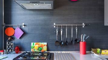 Apartment | Eigene Küche | Großer Kühlschrank, Mikrowelle, Ofen, Herdplatte