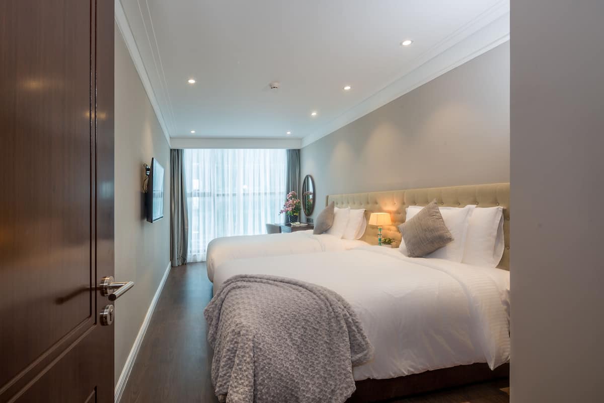 2 bedrooms, premium bedding, pillowtop beds, in-room safe