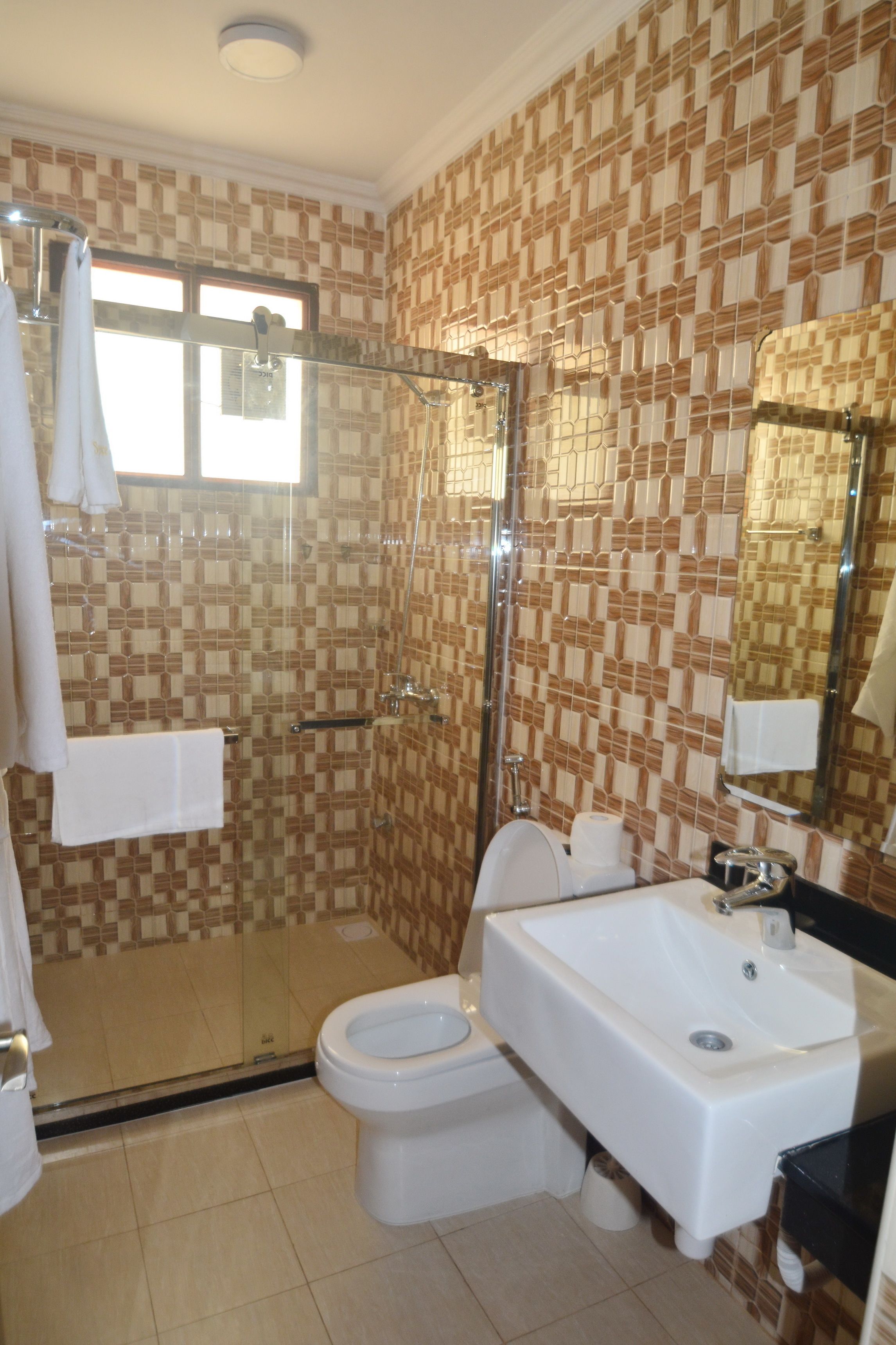 standard single room | bathroom shower