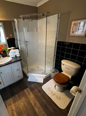 Suite, Private Bathroom, River View - Adams Inn (Niagara Falls)