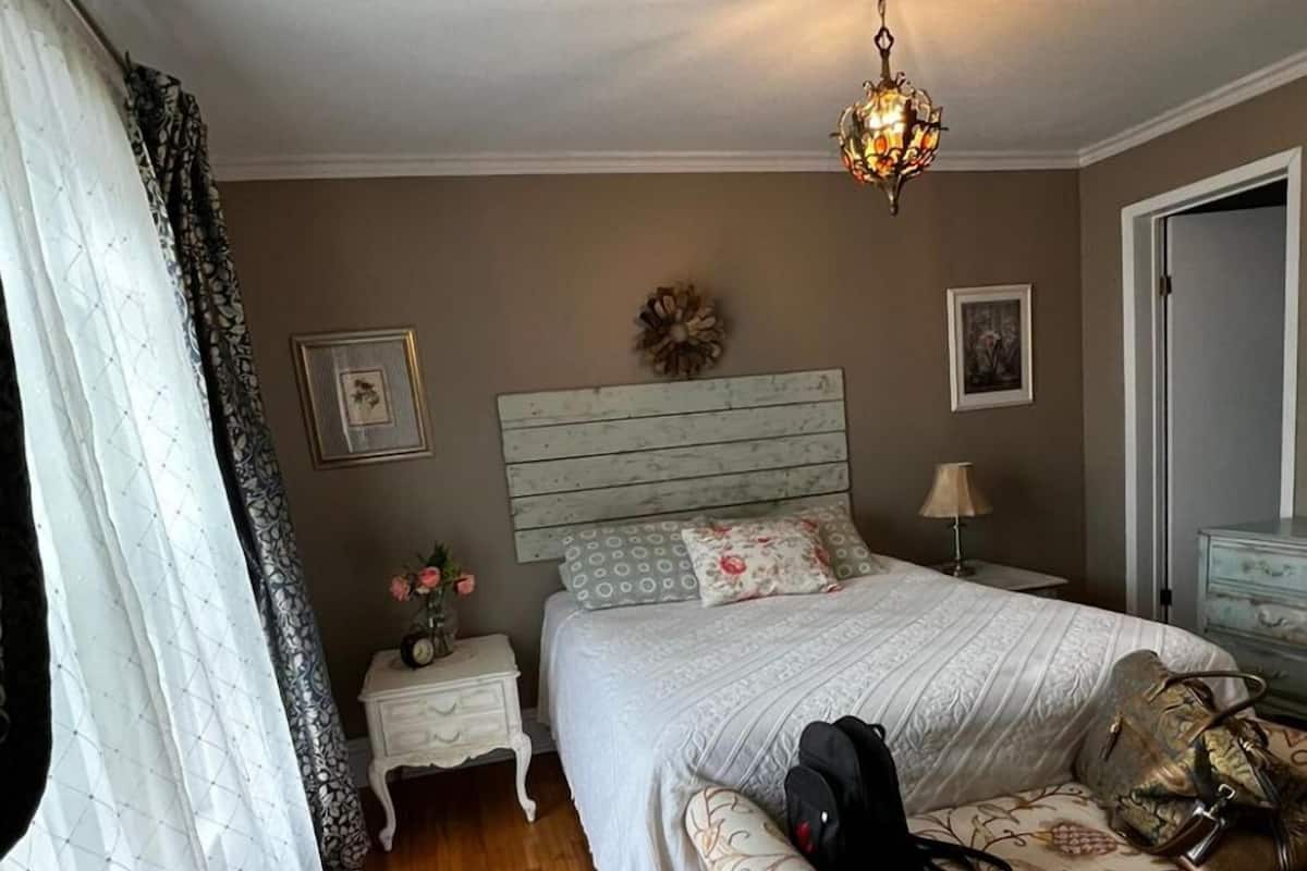 Suite, baño privado, vistas al río | Cortinas opacas y sistema de insonorización