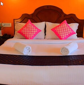 Deluxe Double Room, Garden View | Premium bedding, desk, free WiFi, bed sheets