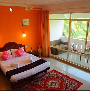 Ropa de cama de alta calidad, escritorio, wifi gratis y ropa de cama