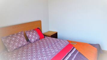 0B | 3 bedrooms, in-room safe, soundproofing, iron/ironing board