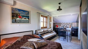 Elite Villa, Multiple Bedrooms, Private Pool, Sea View | Free minibar, desk, soundproofing, iron/ironing board