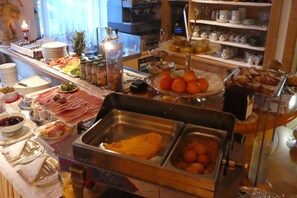 Desayuno bufé gratuito y diario
