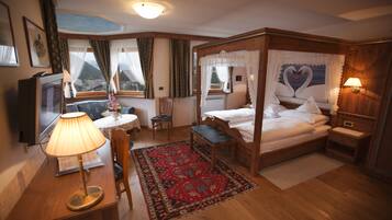 Deluxe Double Room, Balcony, Mountain View | In-room safe, desk, blackout drapes, soundproofing