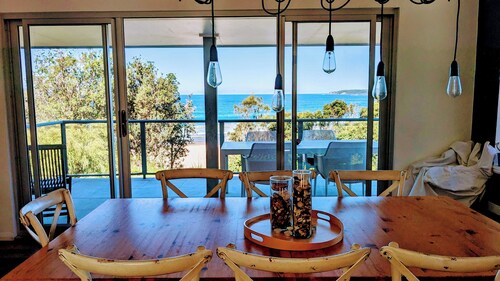 Holiday house right on Mollymook beach