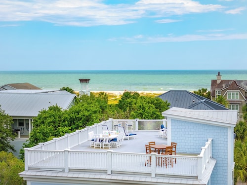 3800 Cameron Boulevard| AvantStay | Pool, Ocean Views, Deck