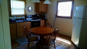 Fridge, microwave, oven, stovetop - Hot Tub, Quiet, Relaxing , Fishing, Wi Fi, A.C., Fire Pit, Windy 9,  Hot Tub (Stewart)