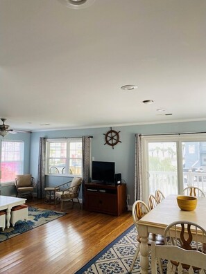 Interior - Pierview by RedAwning (Surfside Beach)