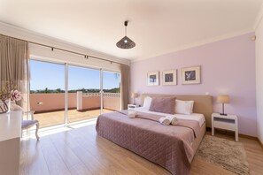 4 Schlafzimmer, Bügeleisen/Bügelbrett, kostenloses WLAN