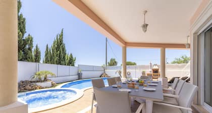 Villa Duma with private pool and jacuzzi which can be heated