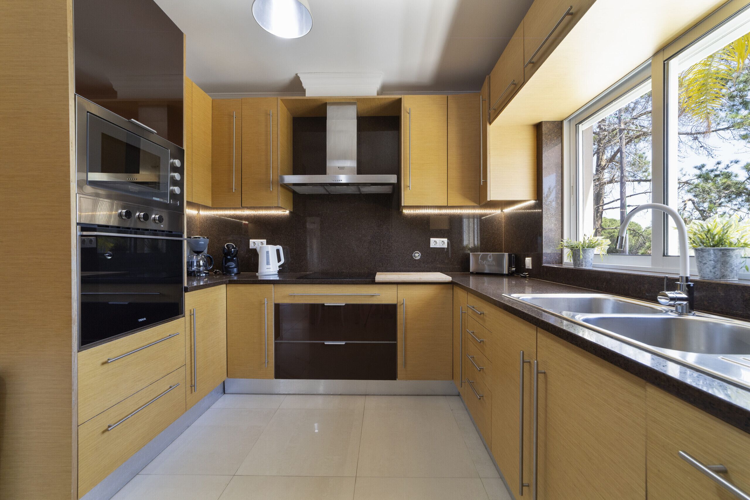 Køleskab, mikrobølgeovn, ovn, opvaskemaskine