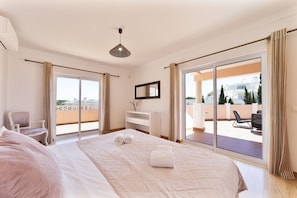 4 chambres, fer et planche Ă  repasser, Wi-Fi gratuit