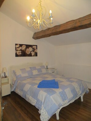 7 bedrooms, iron/ironing board, travel cot, free WiFi