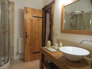 Combined shower/tub, hair dryer, towels, soap - Beautiful Stone Farmhouse With Heated Pool And Views Across Rolling Countryside (Gondrin)