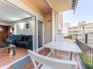 Outdoor dining - 131-POMPEYO II. Apartment located in Cambrils only 300m from the beach (Cambrils)