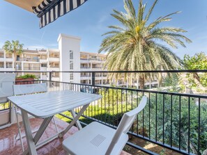 Outdoor dining - 131-POMPEYO II. Apartment located in Cambrils only 300m from the beach (Cambrils)