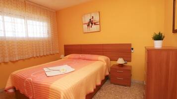 2 bedrooms, bed sheets