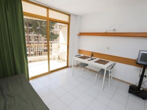 Interior - 102-INTERNACIONAL - Studio for 4 people (Salou)