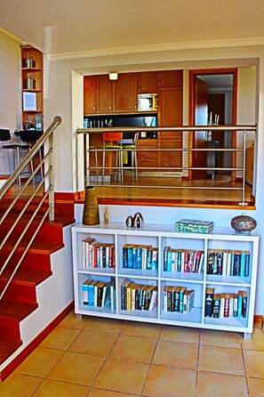 Interior - Stunning Villa  Sea Views, UK TV, Wifi, Air Con, Heating, 3 min Walk to Beach (Vale de Lobo)