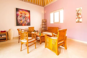 Villa | Living room | Flat-screen TV