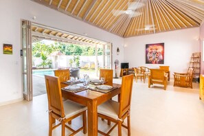 Villa | In-room dining - Istana Willy (Ungasan)