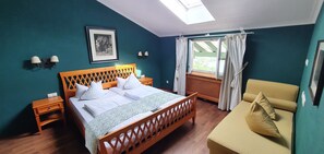 1 bedroom, in-room safe, WiFi, bed sheets - Suite - Hotel Leeberghof (Tegernsee)