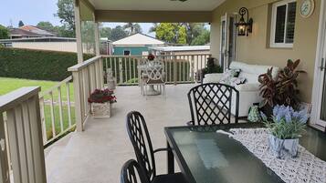 Hampton Self-Contained Deluxe Suite | Terrace/patio