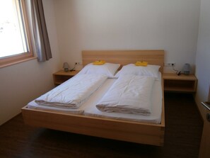 3 bedrooms, travel cot, WiFi, bed sheets - Apartment Edelweiss - Haus Zitterklapfen (Au)