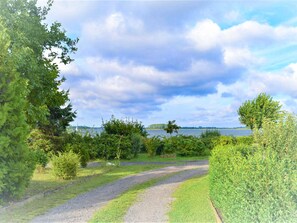 Unclassified image, 3 of 23, button