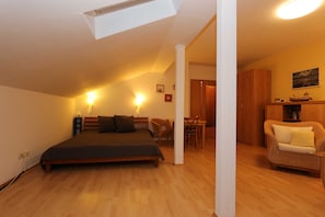 1 bedroom, travel cot, WiFi