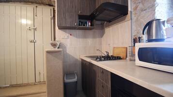 KylskÄp, mikrovÄgsugn, ugn och spishÀll