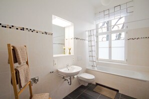 Unclassified image, 5 of 10, button