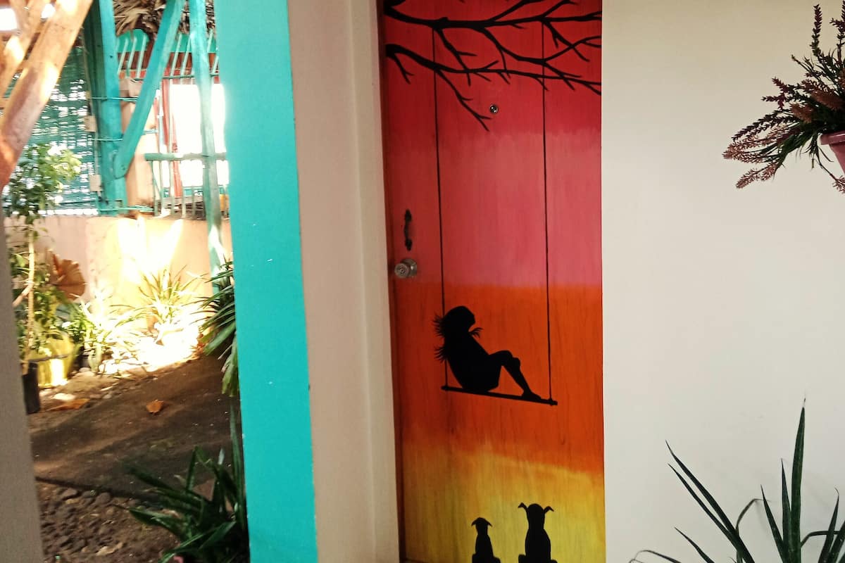 basic single room | 1 bedroom, individually decorated, iron/ironing board, free wifi