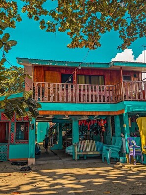 家庭平房, 多張床, 露台, 海景 | 獨特設計、熨斗/熨衫板、免費 Wi-Fi、床單