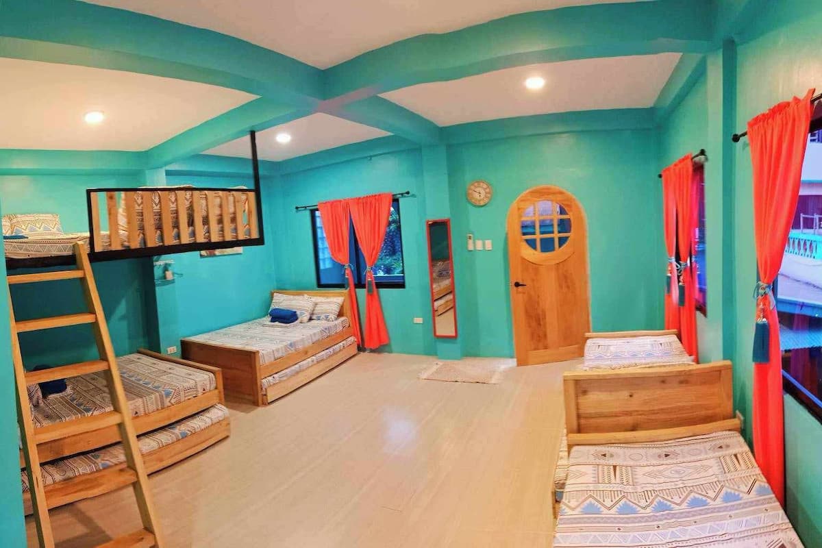 Panoramic Duplex | 1 bedroom, individually decorated, iron/ironing board, free WiFi