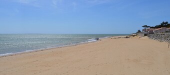 Wooded Retreat Close to Sainte Anne Beach, La Tranche-sur-Mer