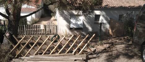 Enceinte de lâhĂ©bergement